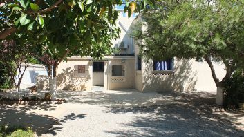 Deux villas pour 7 personnes, mais aussi une autre avec loggia,