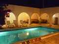 La piscine le soir