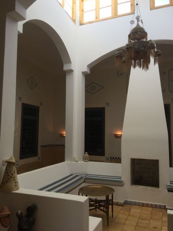 Le patio intérieur a été recouvert pour former un grand espace s