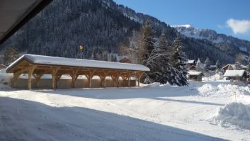abris 7  voitures et parking privé