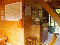 Salon avec carte en relief
