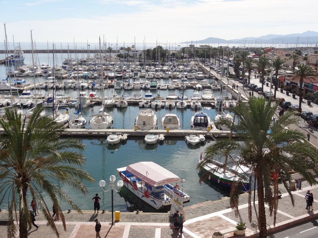 St Cyprien Plage face port / mer et montagne ( toutes saisons ) Coin