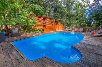 Piscine au sel ouverte 24h/24 7j/7
